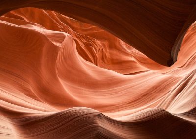portfolio en couleur - vague de pierre rouge dans un canyon
