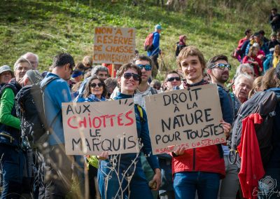 Reportage Droit à la nature - Manifestants avec panneaux