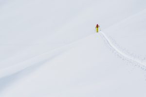 ski de rando dans le blanc