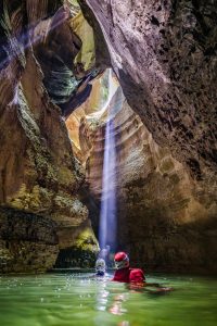 reportage photo en action canyoning