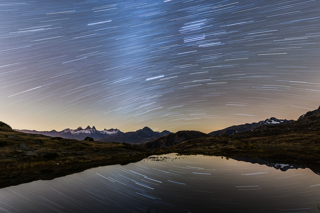 Filé d'étoiles au dessus du lac Guichard