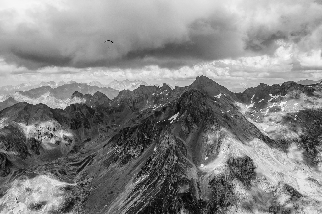 parapente au dessus de belledonne